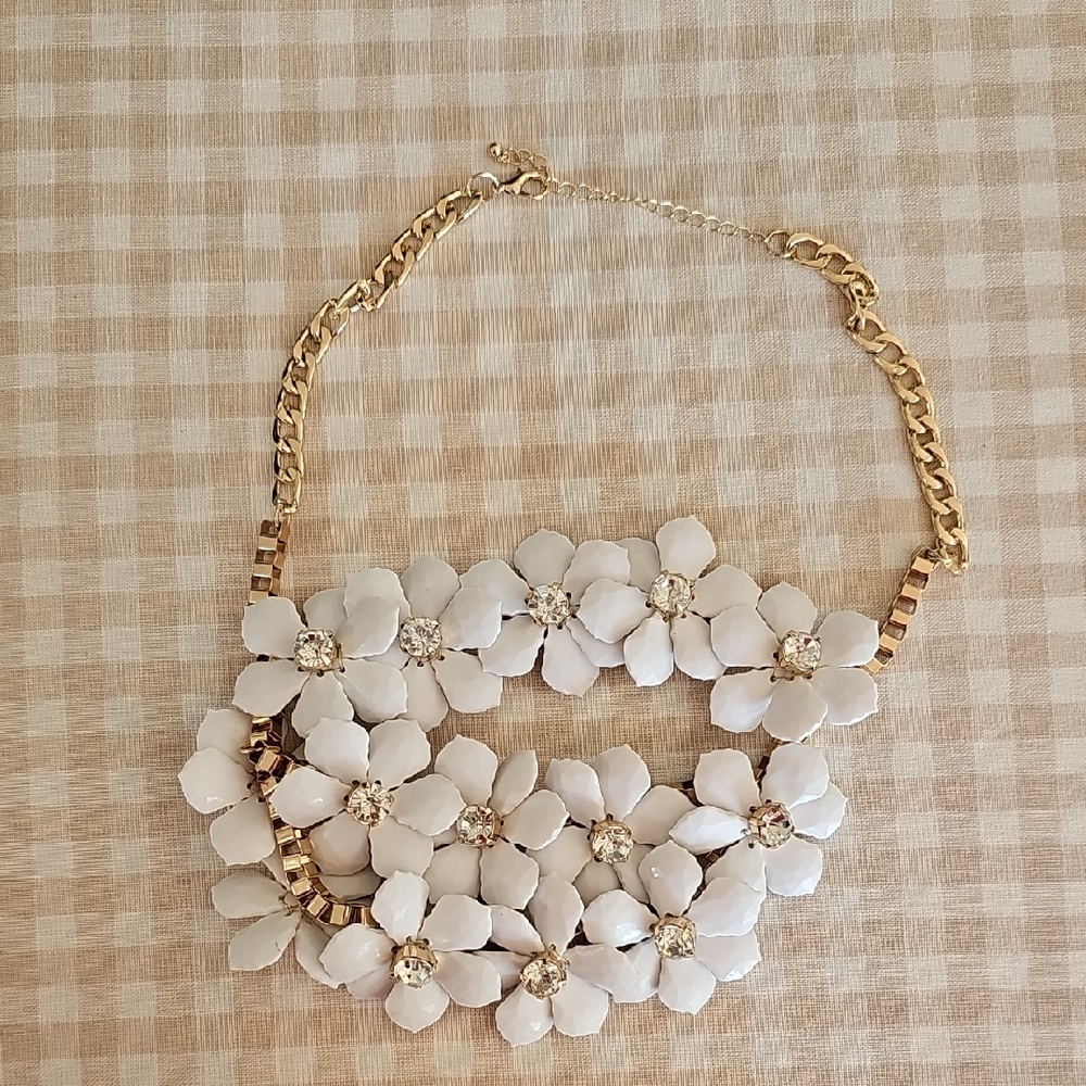 Costume Jewelry Womens OS White Daisy Floral Necklace Rhinestone Gold Accents - Picture 3 of 4